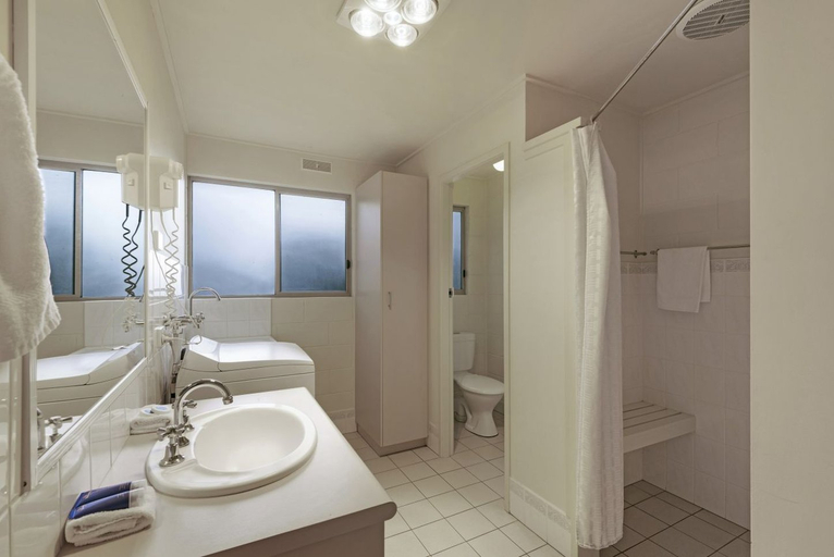 Bathroom 5, Discovery Parks - Pambula Beach, Bega Valley