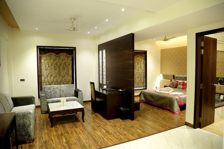 Bedroom 2, Hotel The Royal Bharti, Mathura