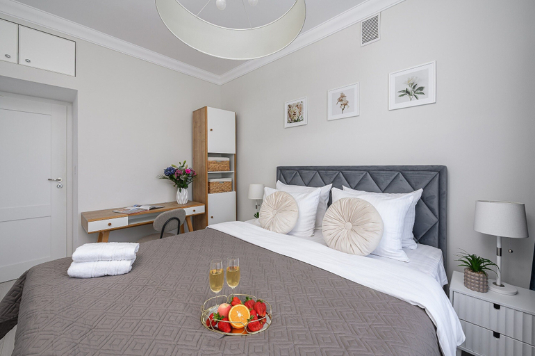 Room 5, Lumina 3-room Apartment near the Metro, Warsaw