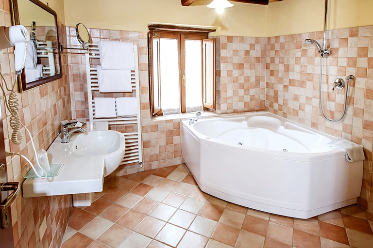 Bathroom, Borgo Giusto, Lucca