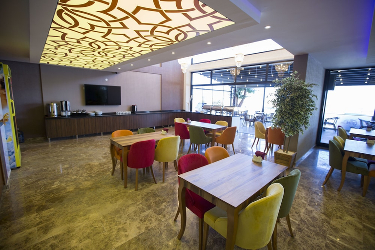 Food & Drinks 4, ROYAL LIFE EXCLUSIVE, Yomra