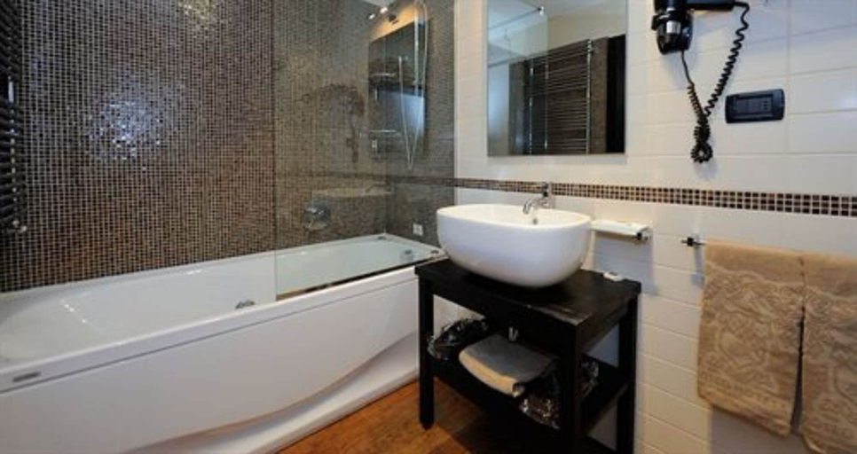 Bathroom 5, Principi di Piemonte Sestriere, Torino