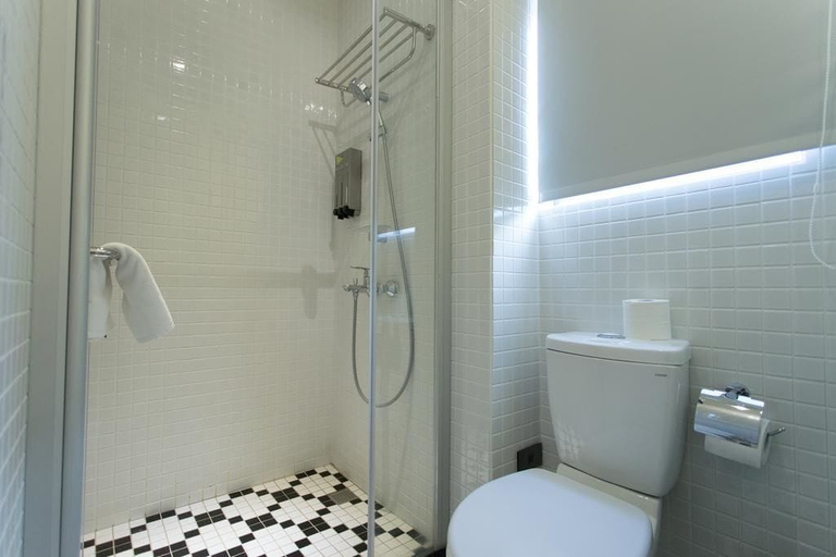 Bathroom 5, Let’s Hostel, Kaohsiung