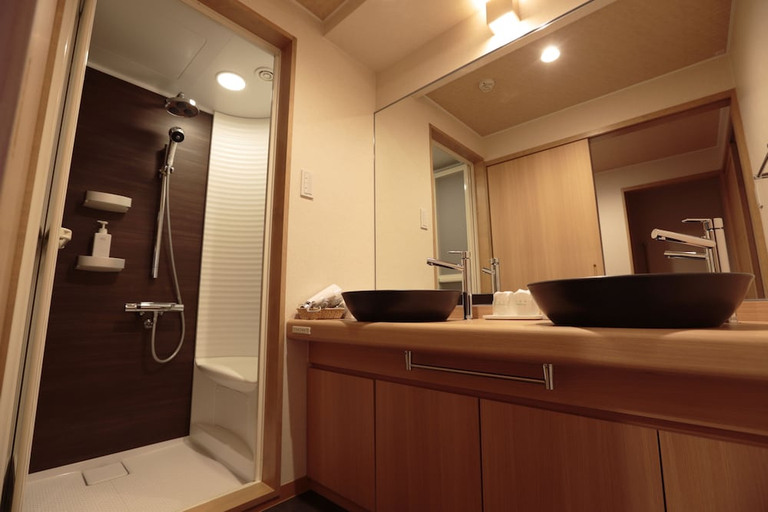 Bathroom 4, Umi No Hotel Isaba, Numazu
