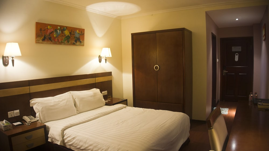 Bedroom 2, GS Plaza Hotel, Accra