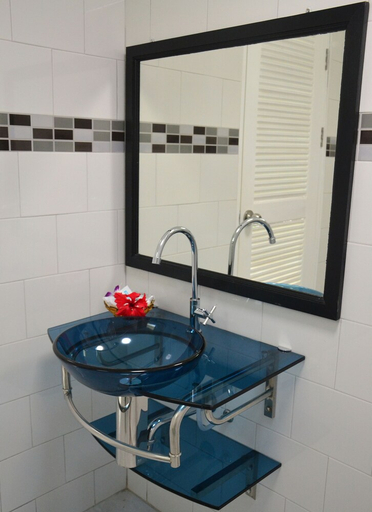 Bathroom 4, Khaolak C-nior Bungalows, Takua Pa