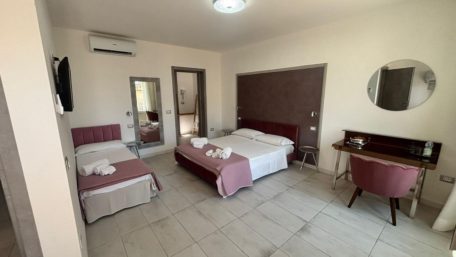 Bedroom 3, Yllen Rooms, Syracuse