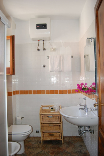Bathroom 4, Baia Portinenti Hotel Residence, Messina