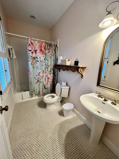 Bathroom 4, Barksdale House Inn, Charleston