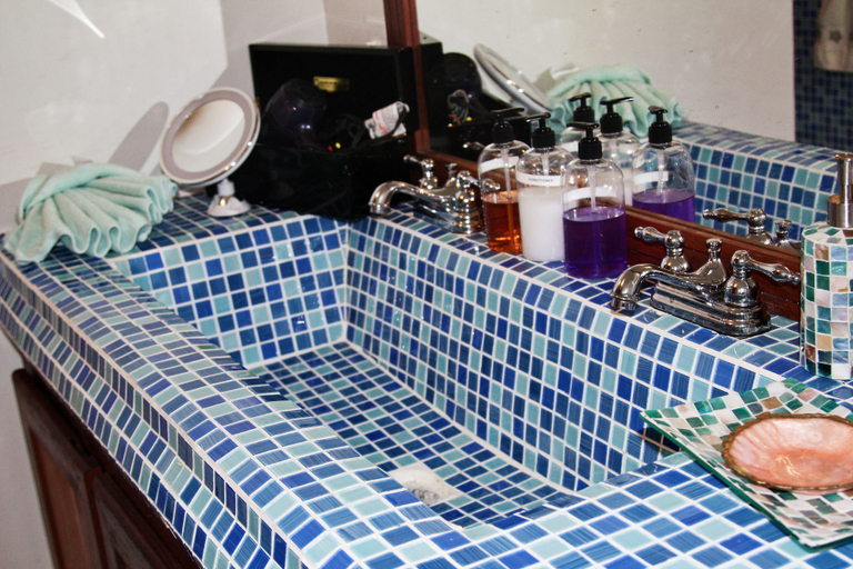 Bathroom 4, Bella Vista Resort