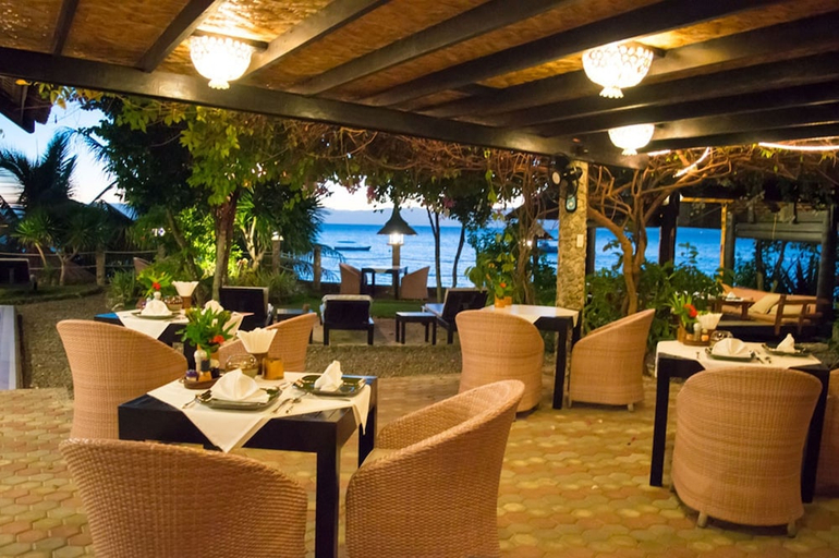 Food & Drinks 5, Dolphin House, Moalboal