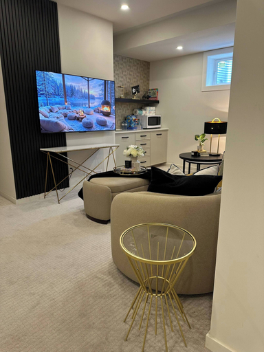 Living room 3, Cozy Luxury Suite With Private Movie Theatre, Division No. 6