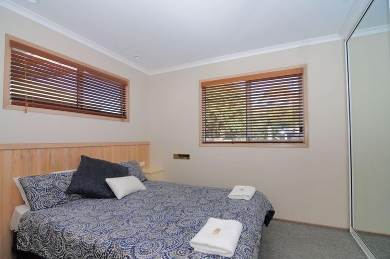 Bedroom 2, Kendalls on the Beach Holiday Park, Kiama