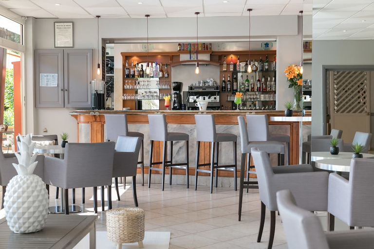 Food & Drinks 4, Hotel Club Le Capet, Var