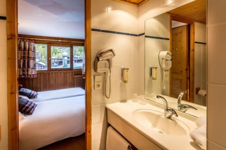 Bathroom 3, Les Crêtes Blanches, Savoie