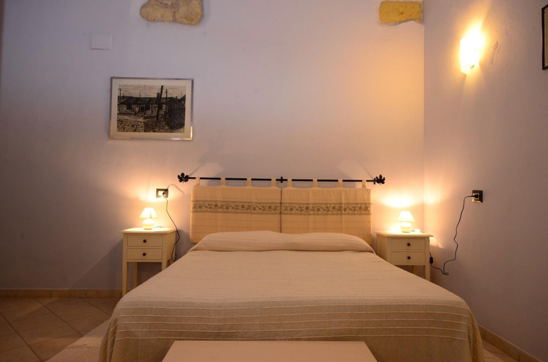 Bedroom 3, B&B Su Niu, Cagliari