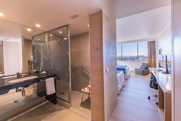 Bathroom 4, Wyndham Concepcion Pettra, Concepción