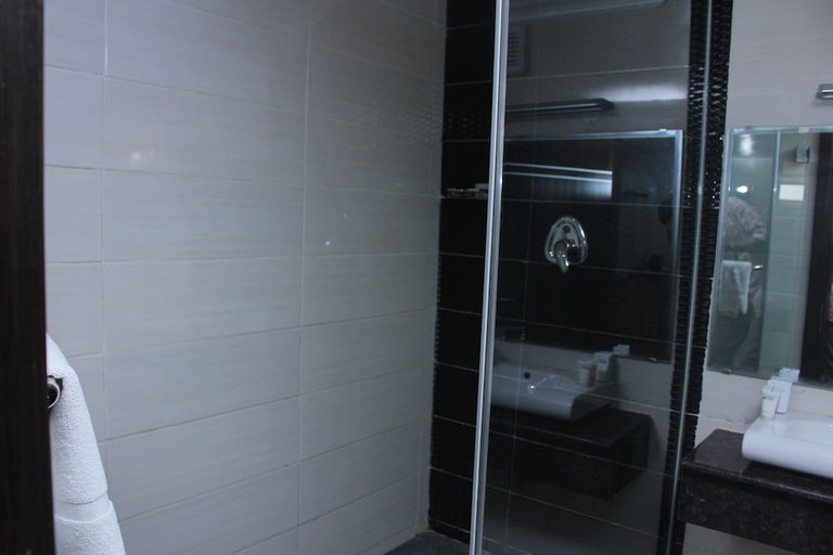 Bathroom 3, The View Lekki, Eti-Osa