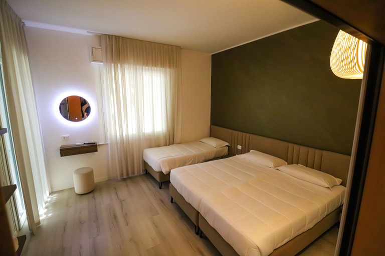 Bedroom 4, Hotel Levante Cesenatico, Forli' - Cesena