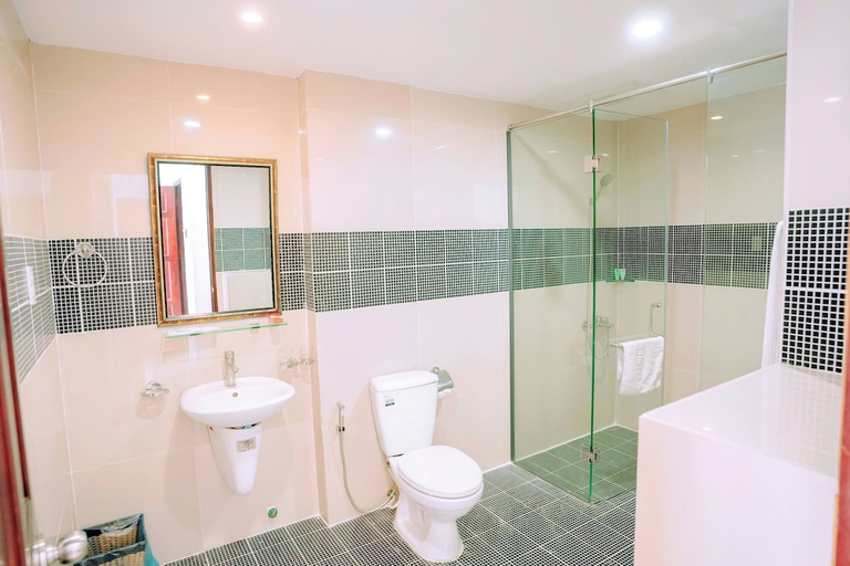 Bathroom 4, Song Tien Hotel, Mỹ Tho