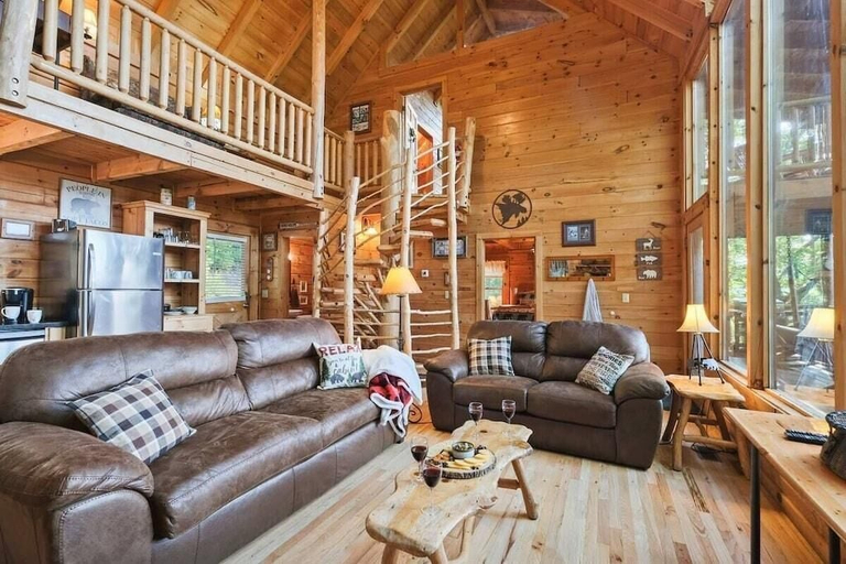 Living area 2, Magic Mountain, Sevier