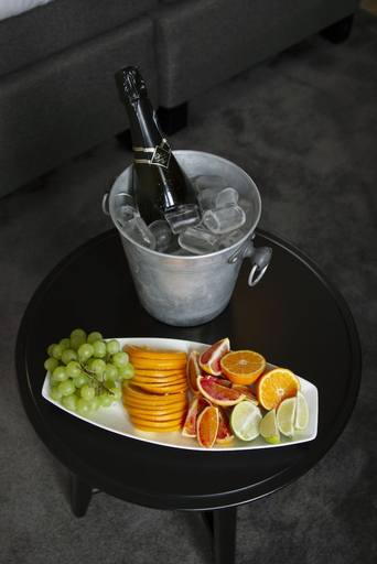 Food & Drinks 5, Livin Station Sure Hotel Collection By Best Western, Örebro
