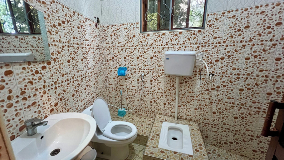 Bathroom 4, Skill Forest Lodge, Arusha Urban