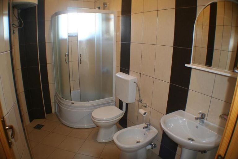Bathroom 3, B&B Lovac Azurina