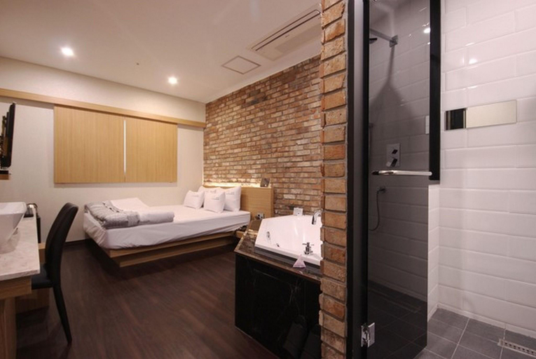 Bathroom 5, Nampo Comma Hotel, Jung