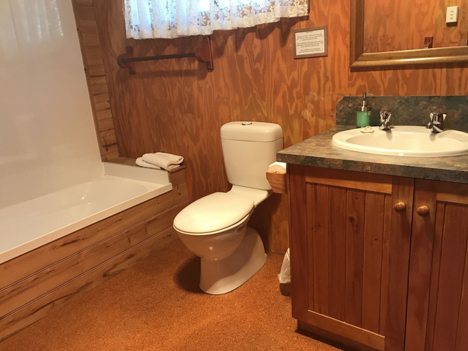 Bathroom 3, Cradle Mountain Highlanders Cottages, Kentish