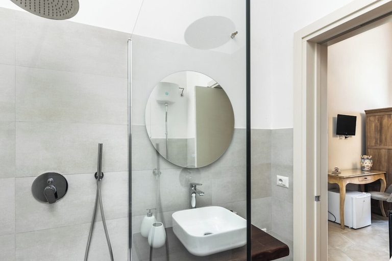 Bathroom 3, Morfeo Val Di Noto, Syracuse