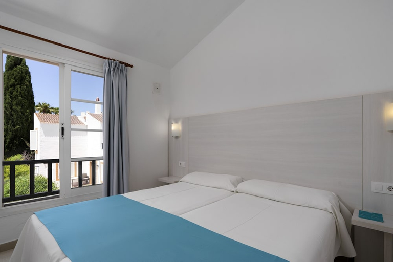 Bedroom 3, AluaSun Lago Park, Baleares