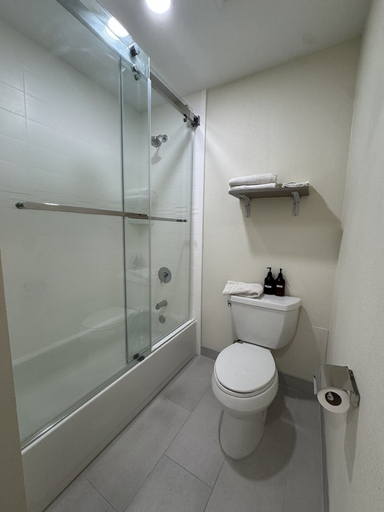 Bathroom 4, Inn at King City, Monterey