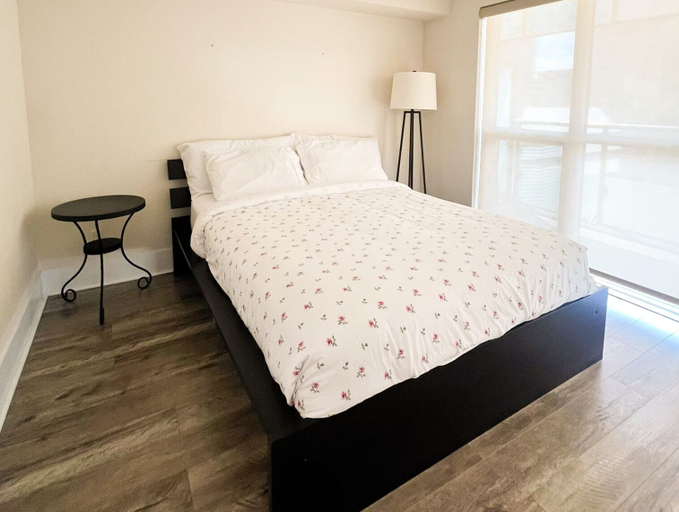 Room 4, Adelaide Slate Suites, Toronto