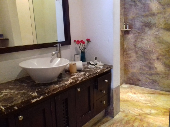 Bathroom 4, Doña Urraca Hotel & Spa, Allende