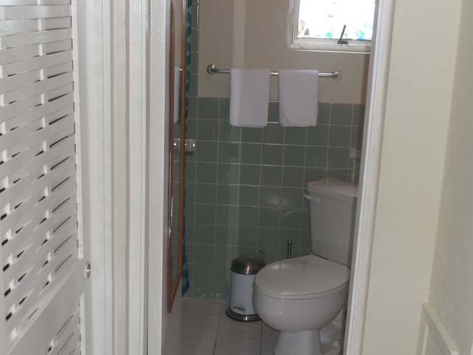 Bathroom, Skyclub Beach Suite at Mobay Club