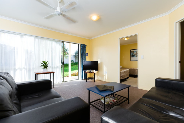 Others 4, Elliotts Kapiti Coast Motor Lodge, Kapiti Coast