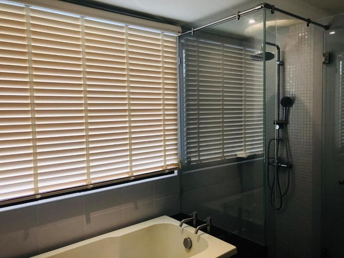Bathroom 5, Bayshore Ocean View Hotel, Phuket Island