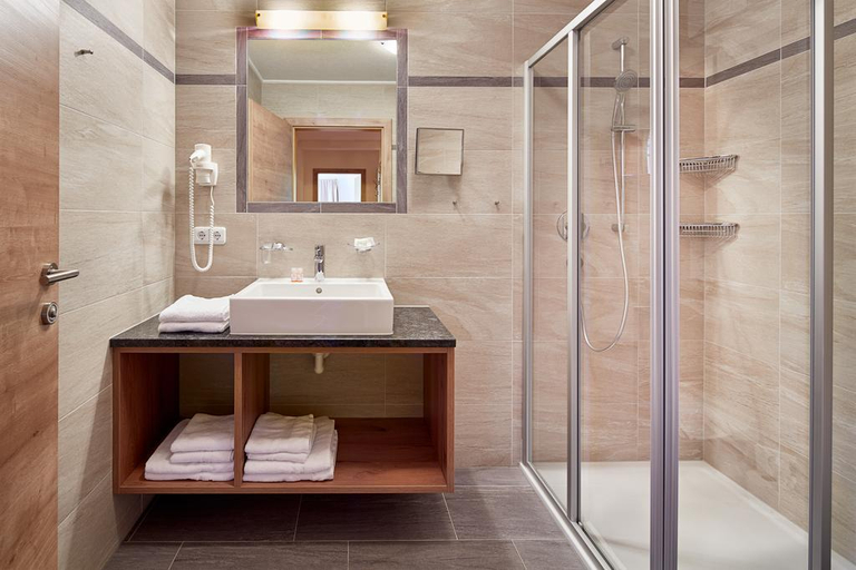 Bathroom 5, Lifthotel, Kitzbühel