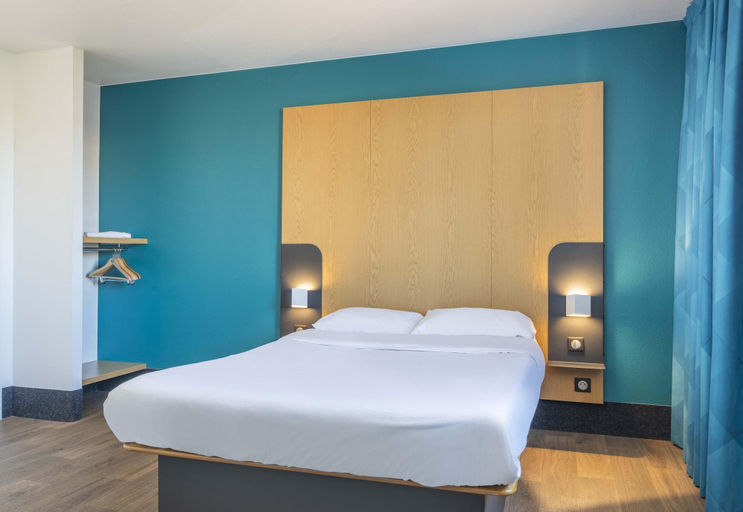 Bedroom 3, B&B HOTEL Martigues Port-de-Bouc, Bouches-du-Rhône