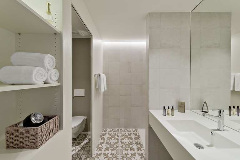 Bathroom 3, Hotel Kettenbrücke, Aarau