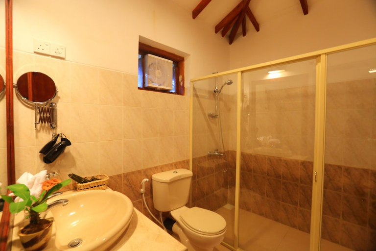 Bathroom 4, Royal Retreat Sigiriya, Dambulla