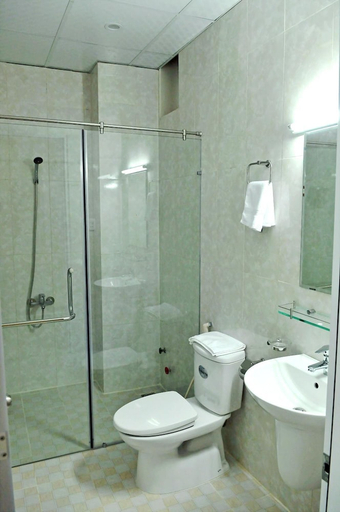 Bathroom, Lotus Apartment Hotel, Vũng Tàu