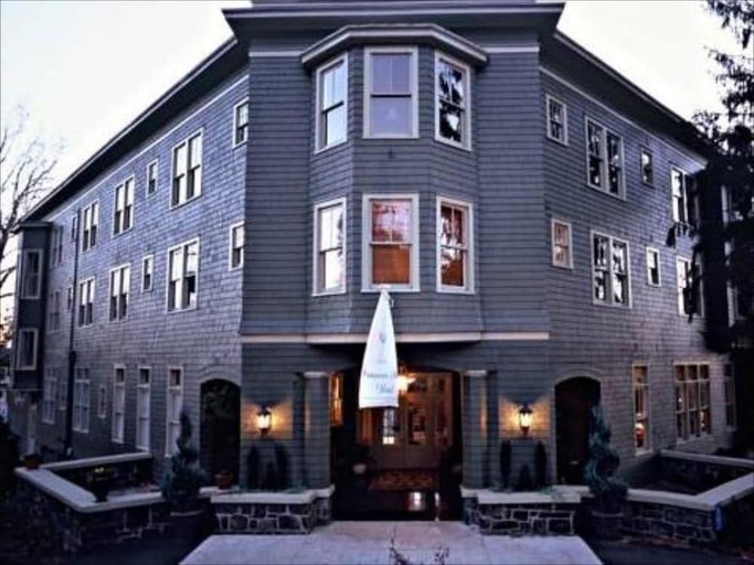 Exterior & Views 1, Princess Anne Hotel, Buncombe