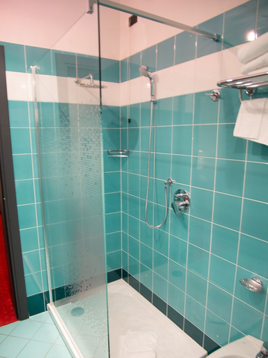 Bathroom 3, Hotel Tessarin, Rovigo