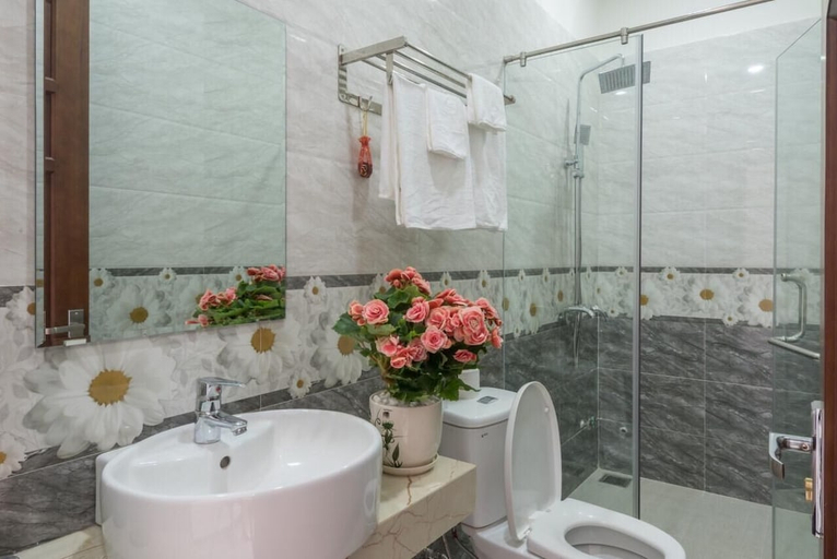 Bathroom 4, Miss Ten Homestay, Da Nang