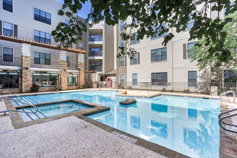 Pool 3, AEA- 820 Benge Dr TX, Arlington