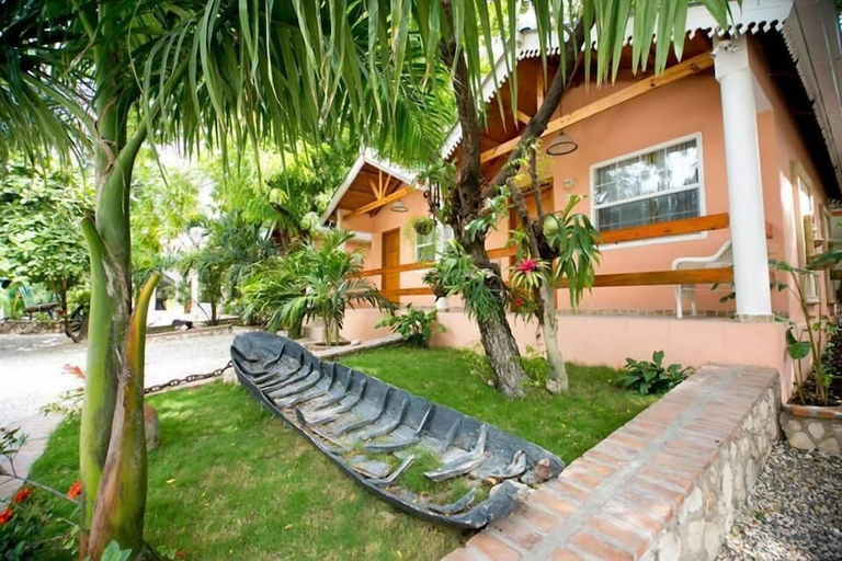 Exterior & Views, Palm Inn Hotel, Port-au-Prince