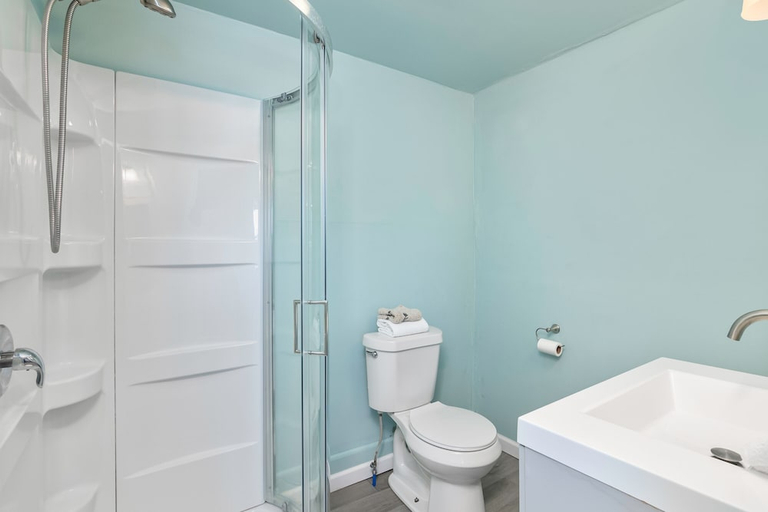 Bathroom 3, Latitude 26 Waterfront Resort & Marina, Lee