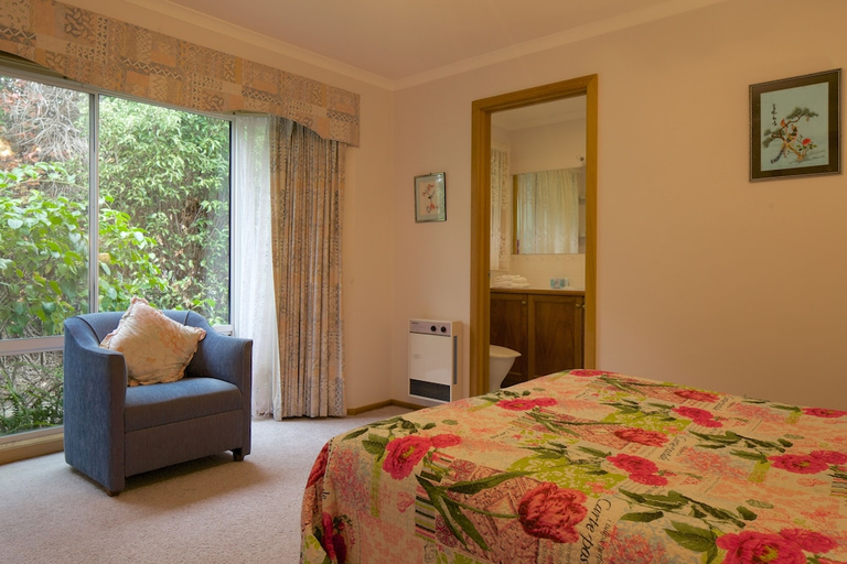 Bedroom 2, Riversdale Estate Cottages, Clarence